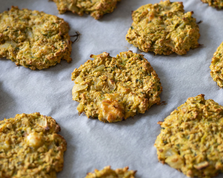 Protein-Küchlein mit Ziegenkäse und Zucchini